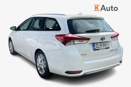 valkoinen Toyota Auris 2016 kuva 2.
