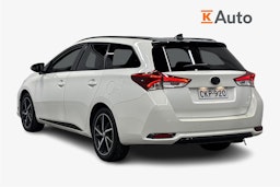 valkoinen Toyota Auris 2017 kuva 2.