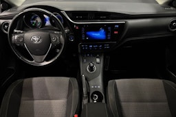 valkoinen Toyota Auris 2017 kuva 7.