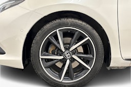 valkoinen Toyota Auris 2017 kuva 9.