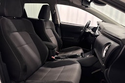 valkoinen Toyota Auris 2017 kuva 12.