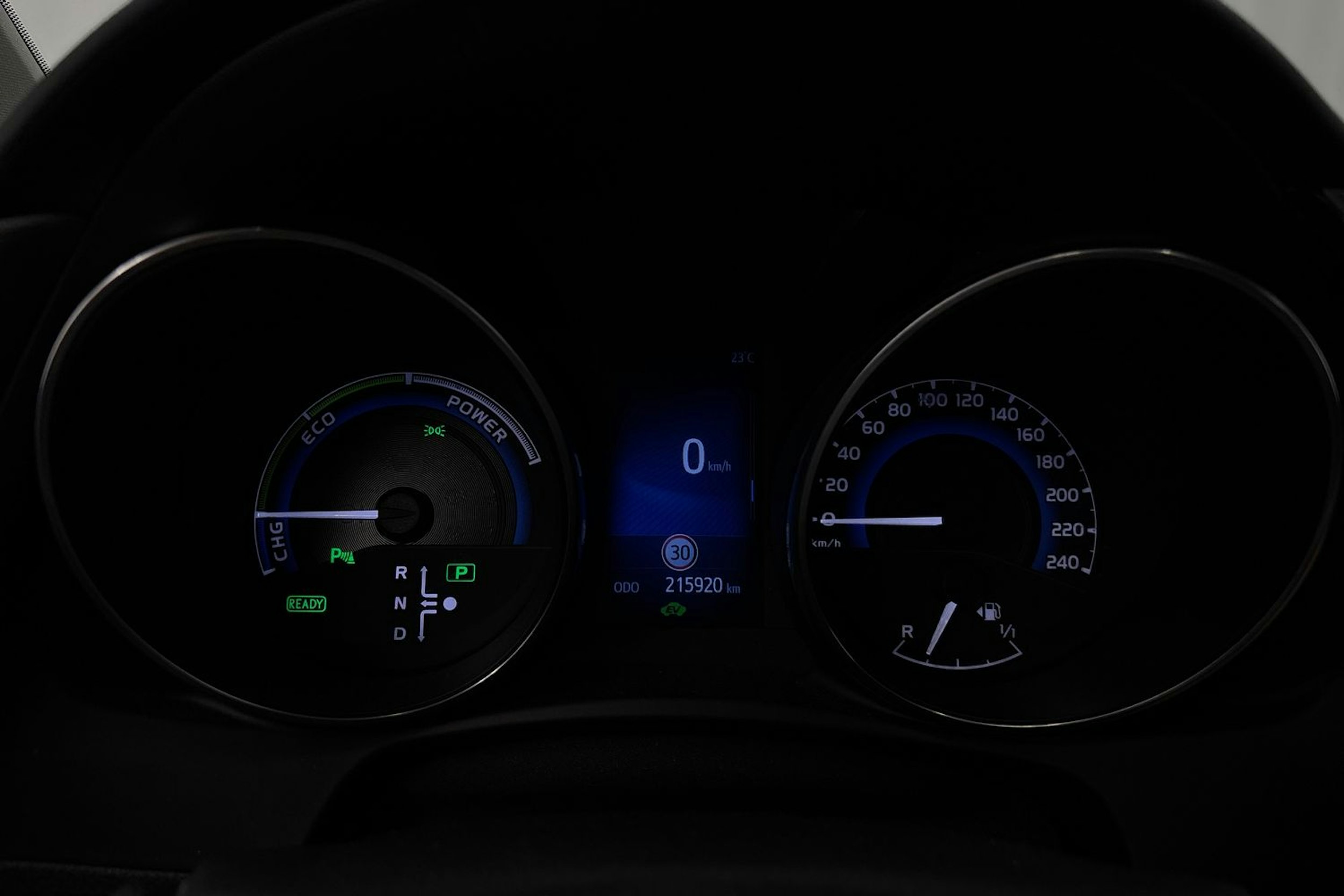 valkoinen Toyota Auris 2017 kuva 14.