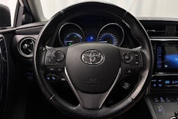 valkoinen Toyota Auris 2017 kuva 15.