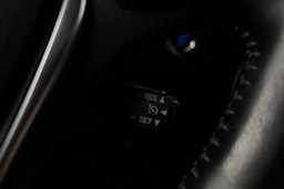 valkoinen Toyota Auris 2017 kuva 18.