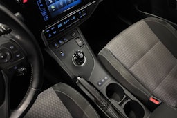 valkoinen Toyota Auris 2017 kuva 23.