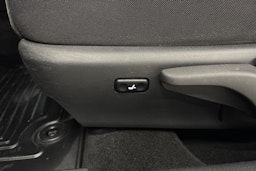 valkoinen Toyota Auris 2017 kuva 24.