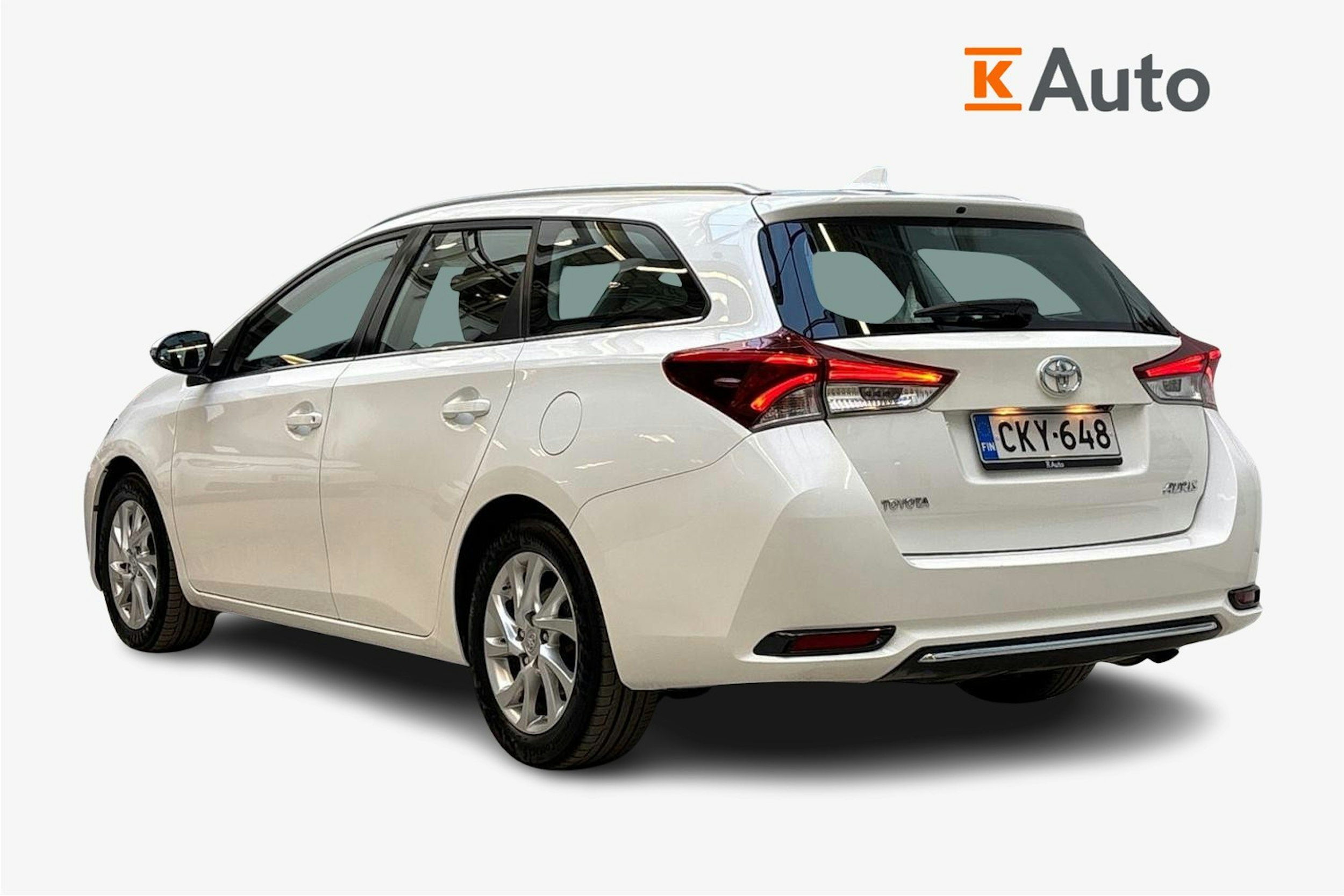 valkoinen Toyota Auris 2017 kuva 2.