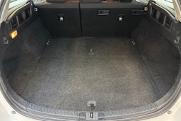 valkoinen Toyota Auris 2017 kuva 11.