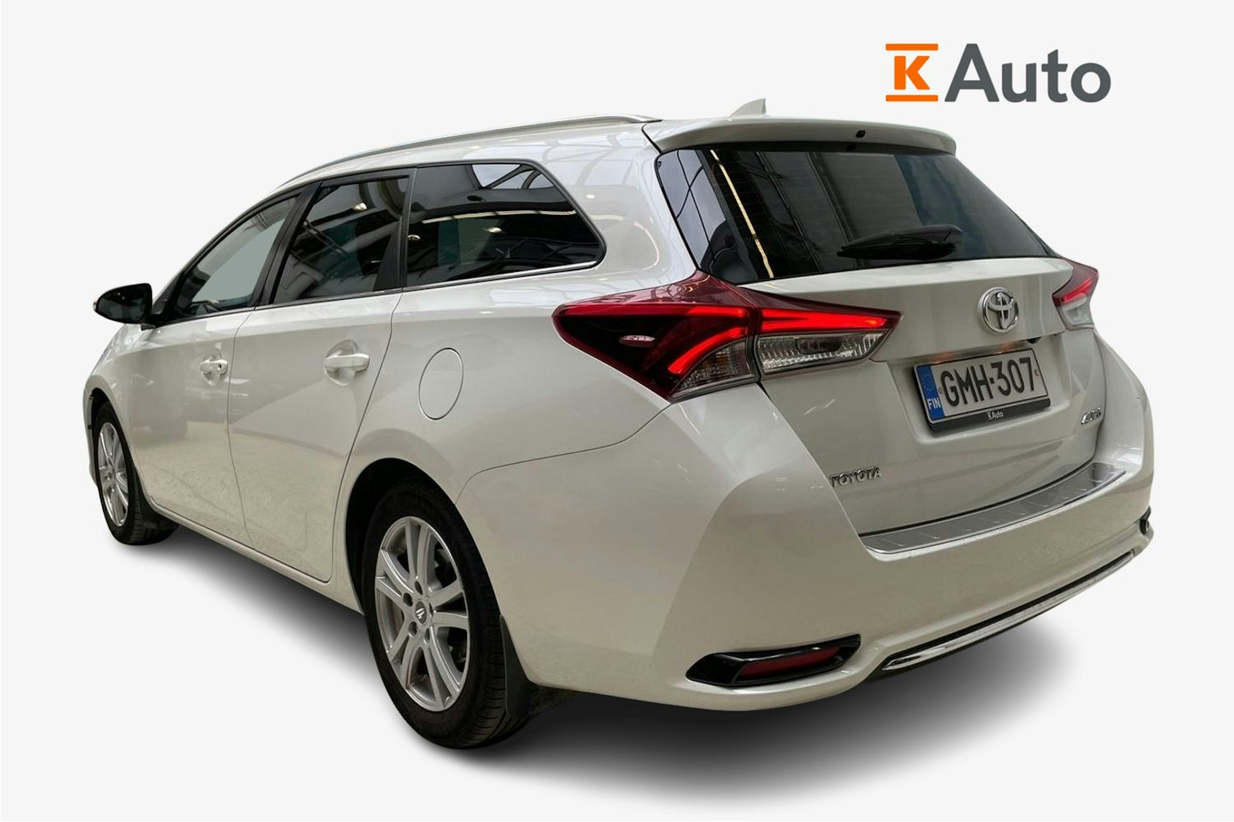 valkoinen Toyota Auris 2017 kuva 2.
