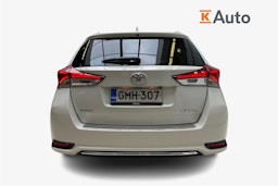 valkoinen Toyota Auris 2017 kuva 3.