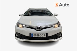 valkoinen Toyota Auris 2017 kuva 5.