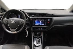 valkoinen Toyota Auris 2017 kuva 9.