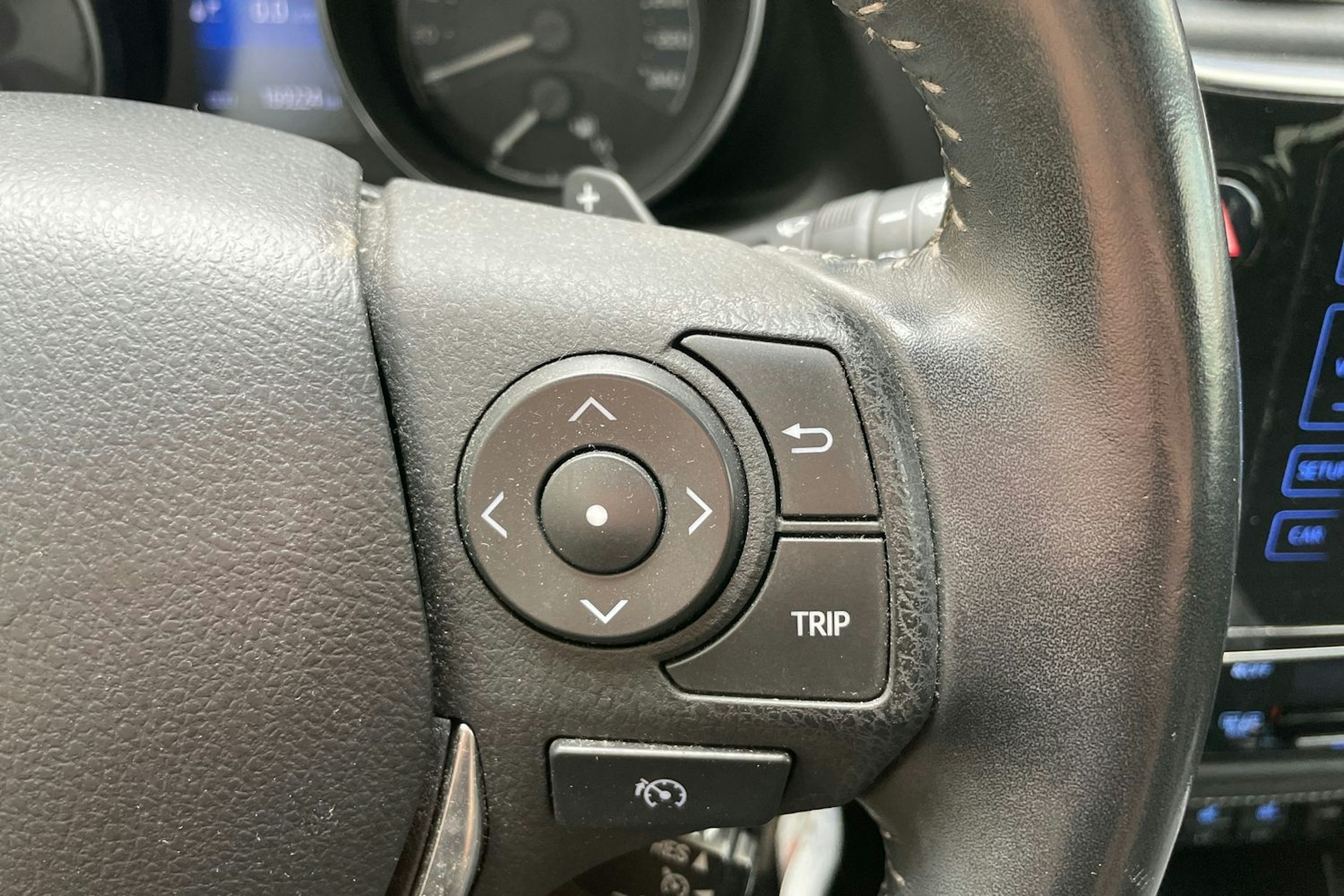 valkoinen Toyota Auris 2017 kuva 16.