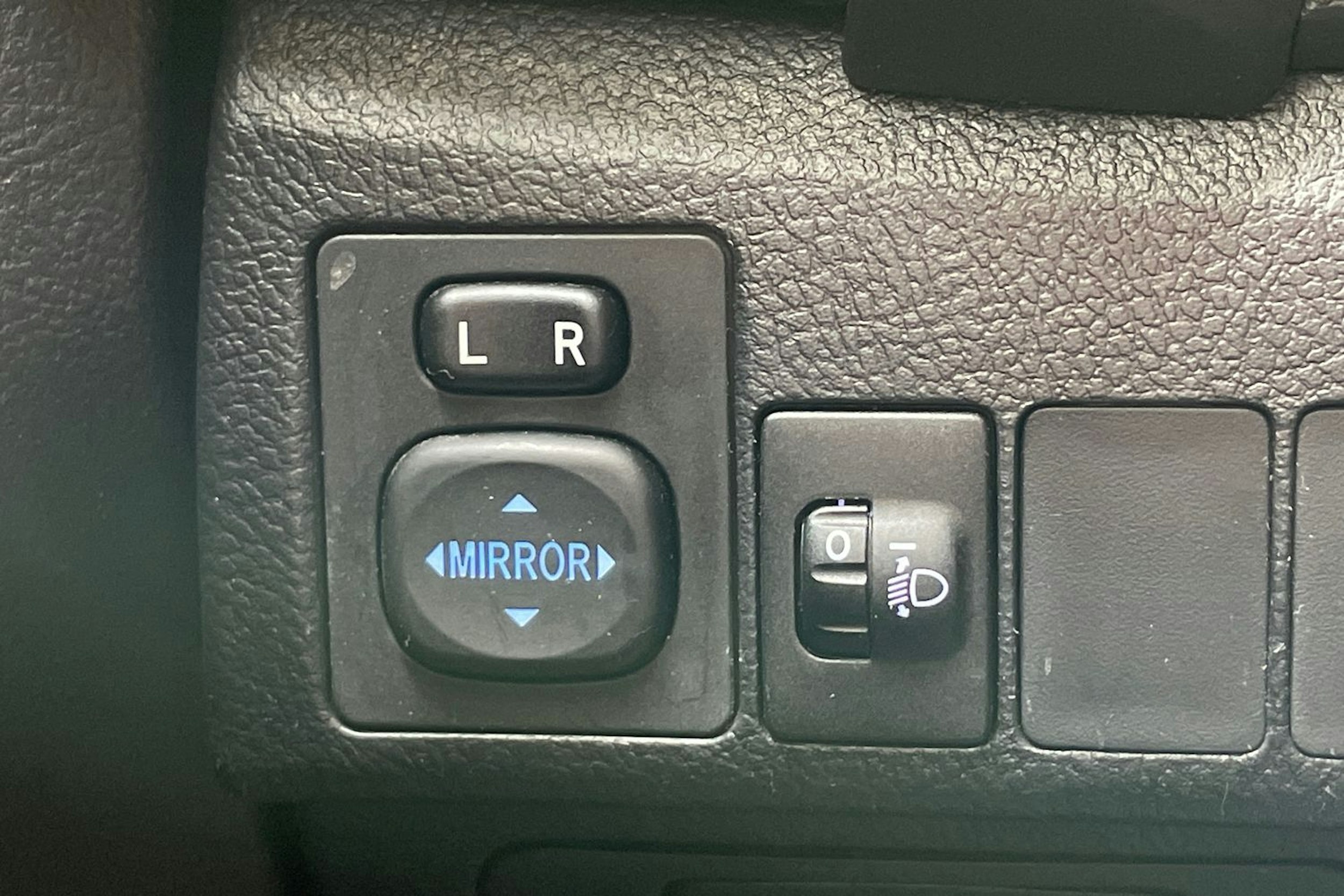 valkoinen Toyota Auris 2017 kuva 18.