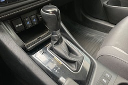 valkoinen Toyota Auris 2017 kuva 25.