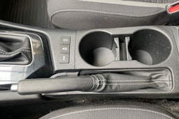 valkoinen Toyota Auris 2017 kuva 26.