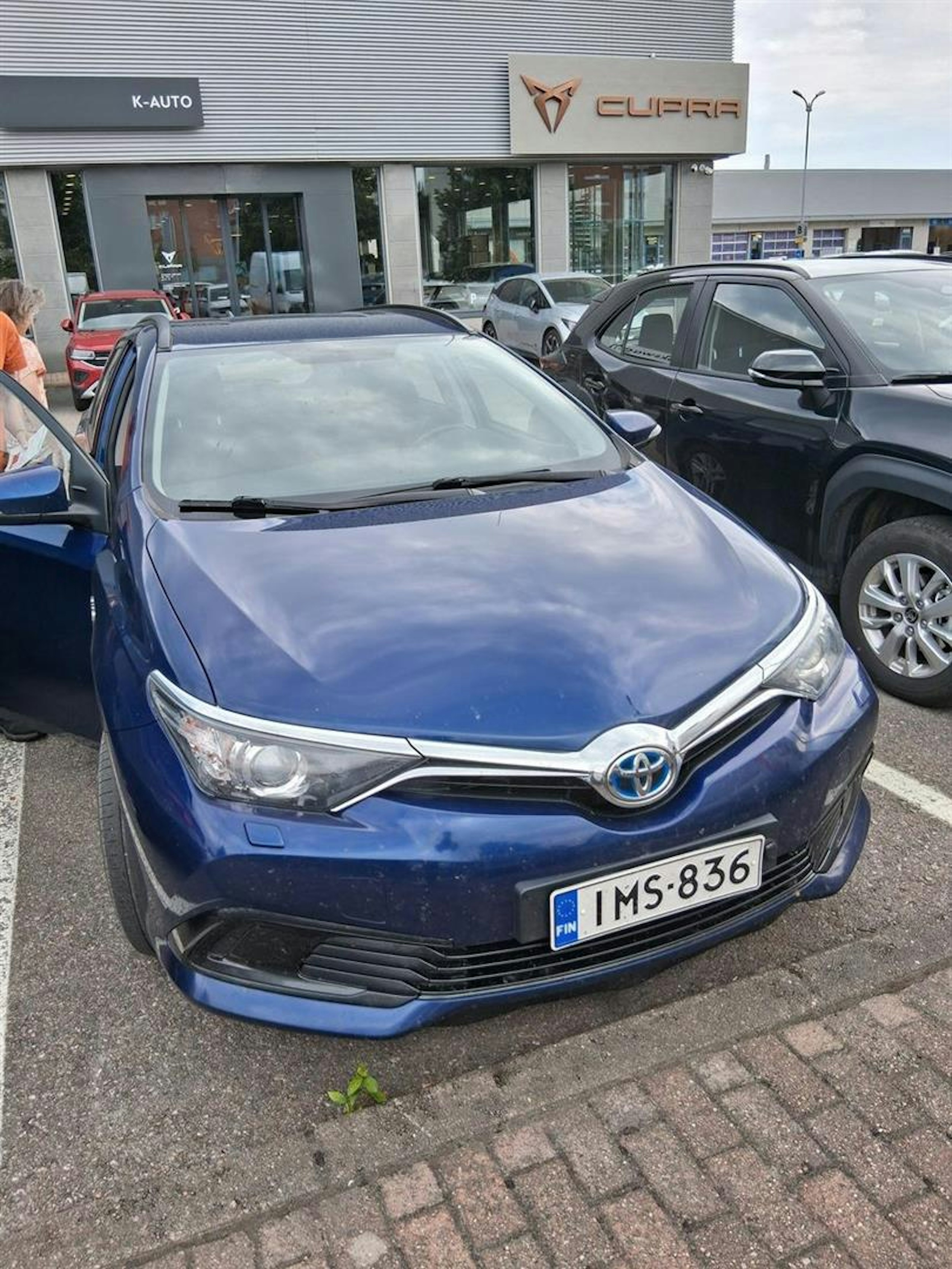 sininen Toyota Auris 2017 kuva 1.