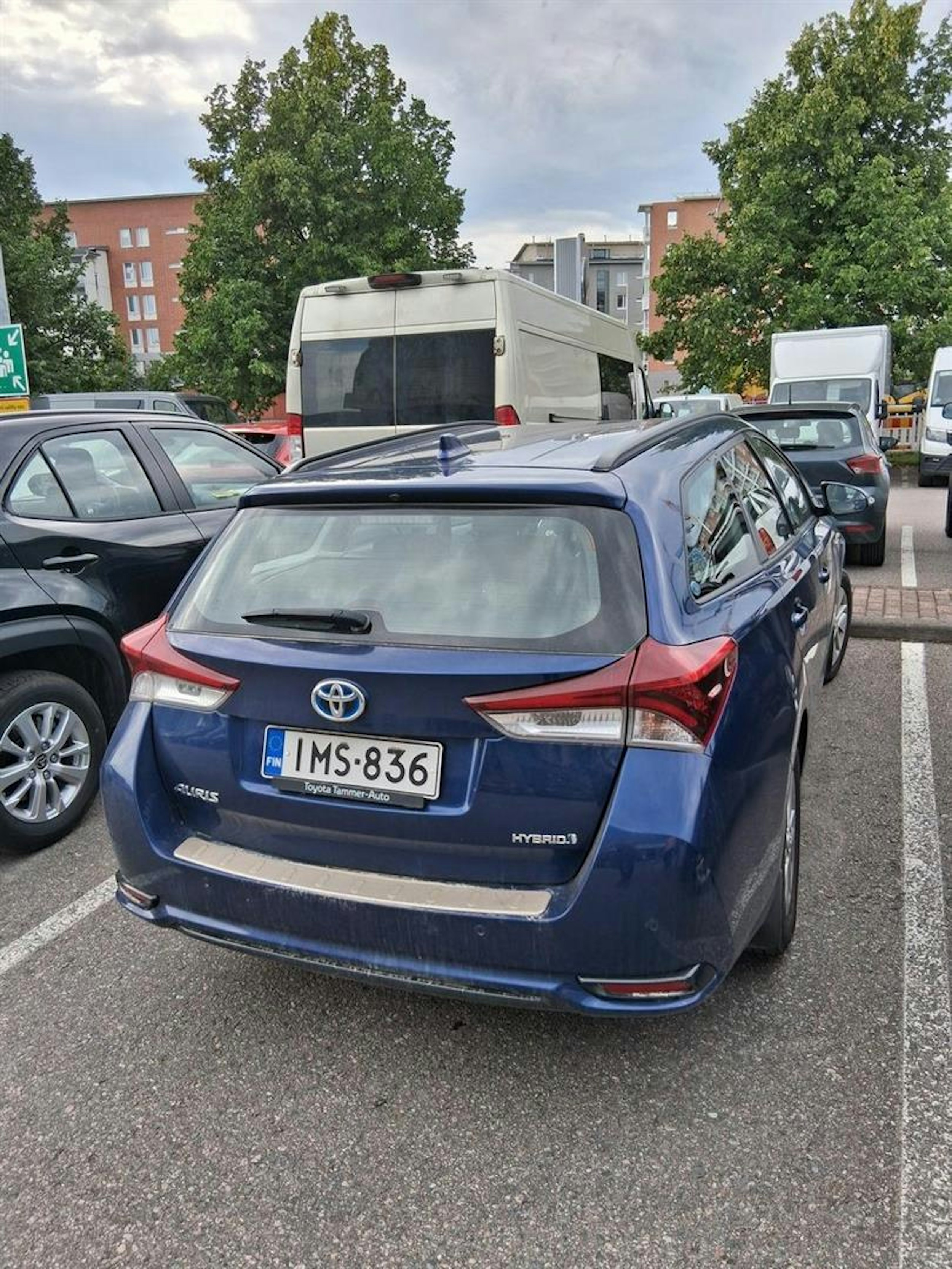 sininen Toyota Auris 2017 kuva 2.