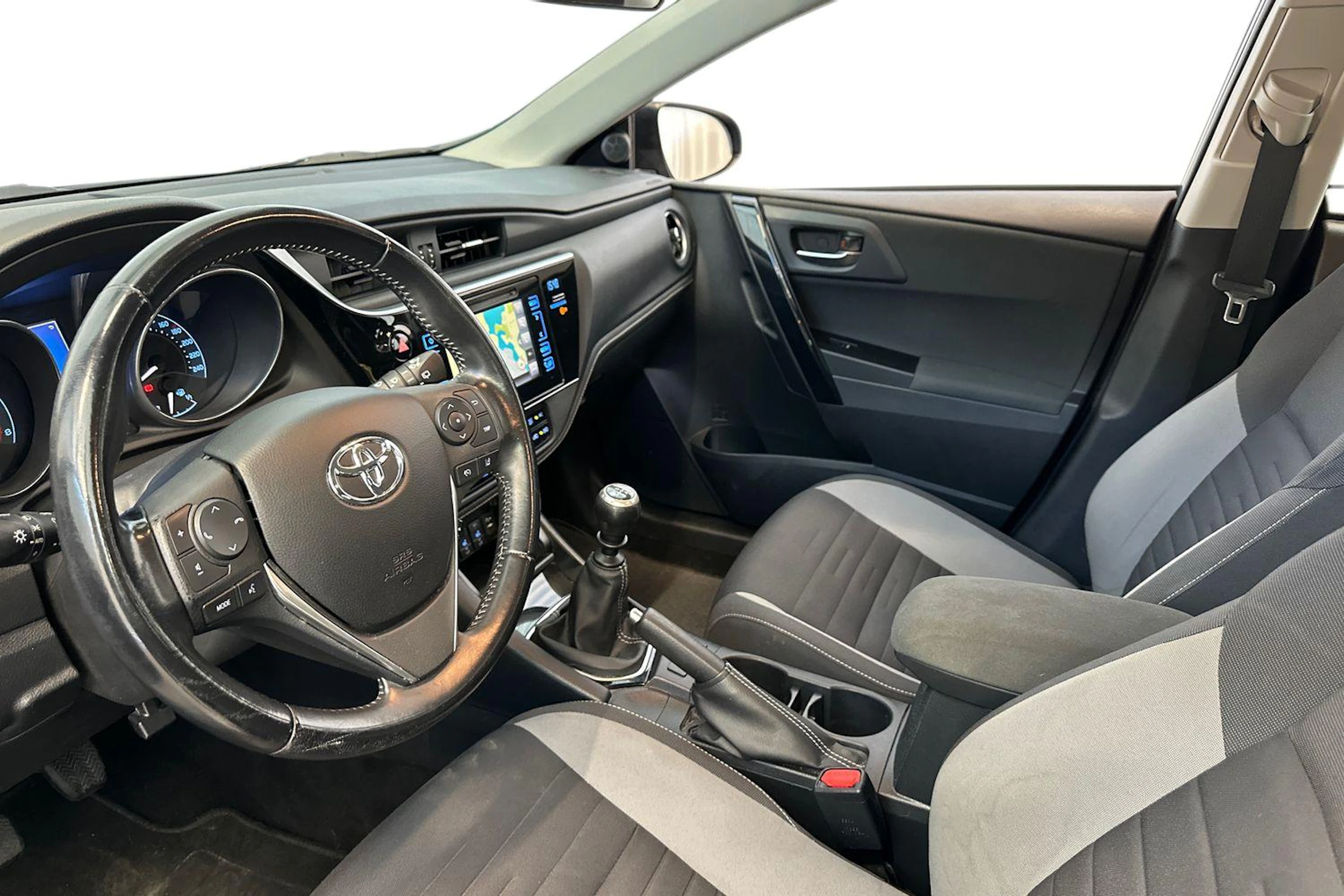 sininen Toyota Auris 2017 kuva 6.