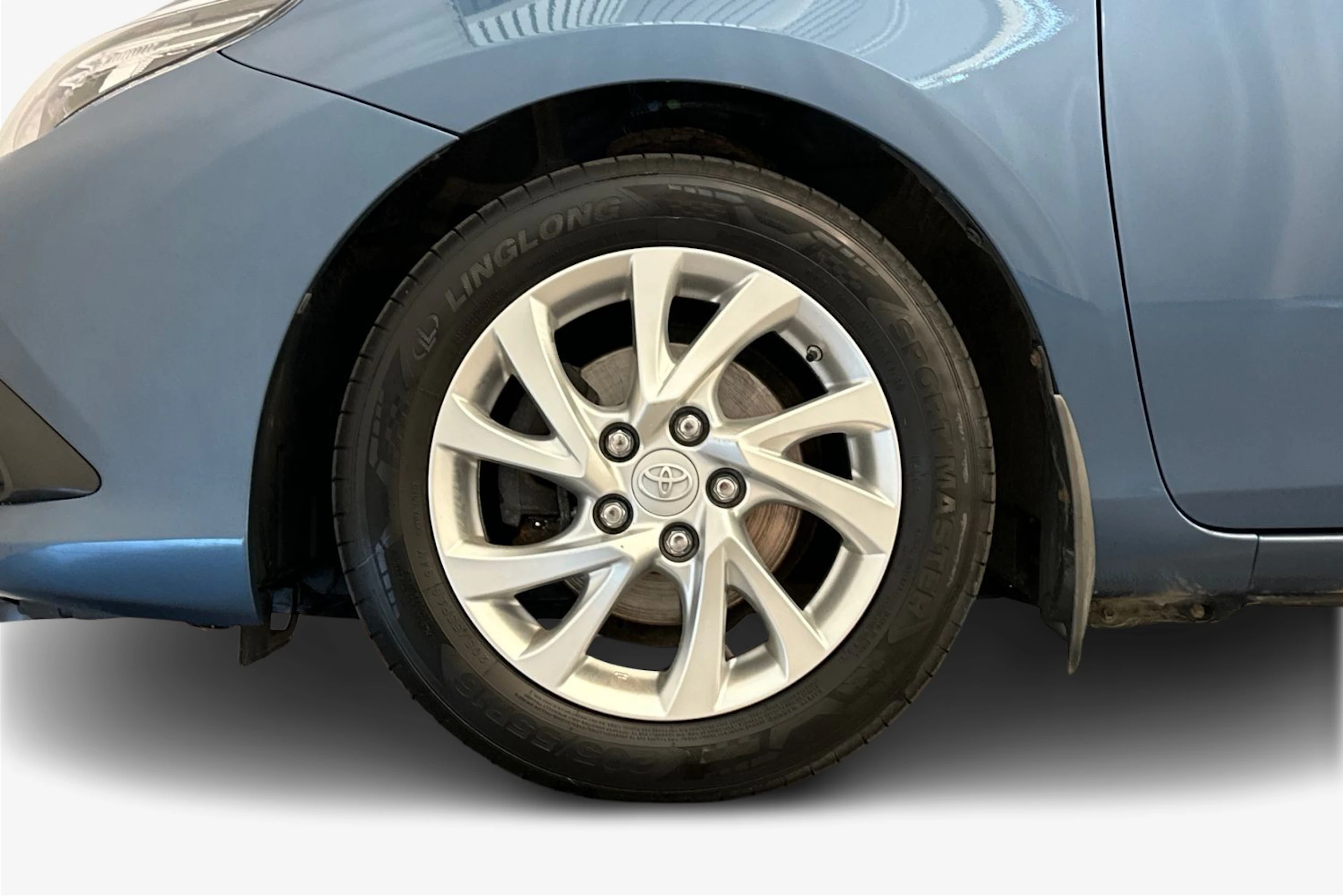 sininen Toyota Auris 2017 kuva 9.