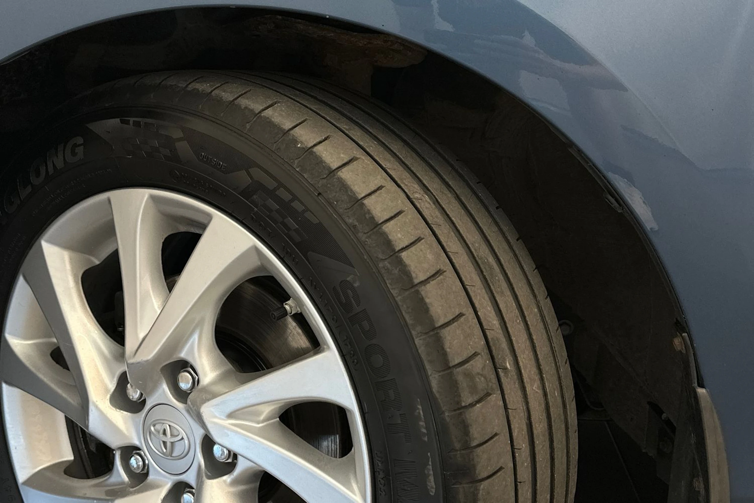 sininen Toyota Auris 2017 kuva 10.