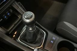 sininen Toyota Auris 2017 kuva 19.