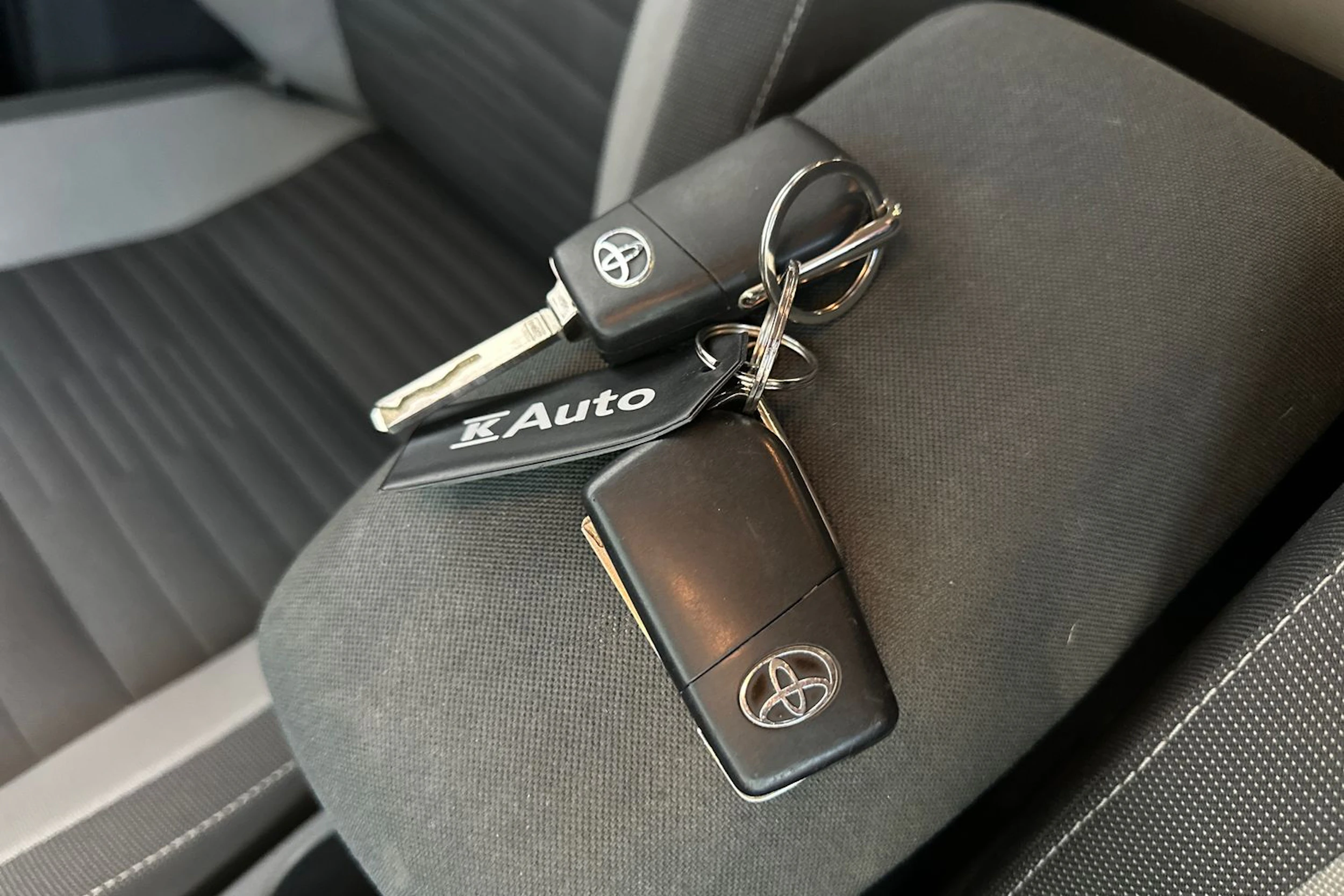 sininen Toyota Auris 2017 kuva 25.