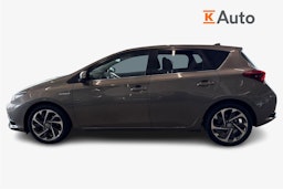 Harmaa Toyota Auris 2017 kuva 6.