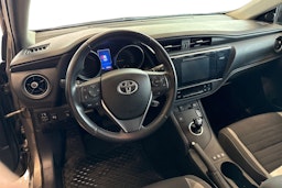 Harmaa Toyota Auris 2017 kuva 7.
