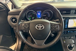 Harmaa Toyota Auris 2017 kuva 14.