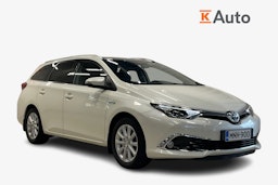 Valkoinen Toyota Auris 2017 kuva 1.