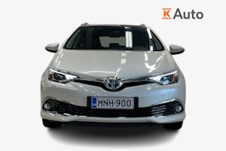 Valkoinen Toyota Auris 2017 kuva 4.