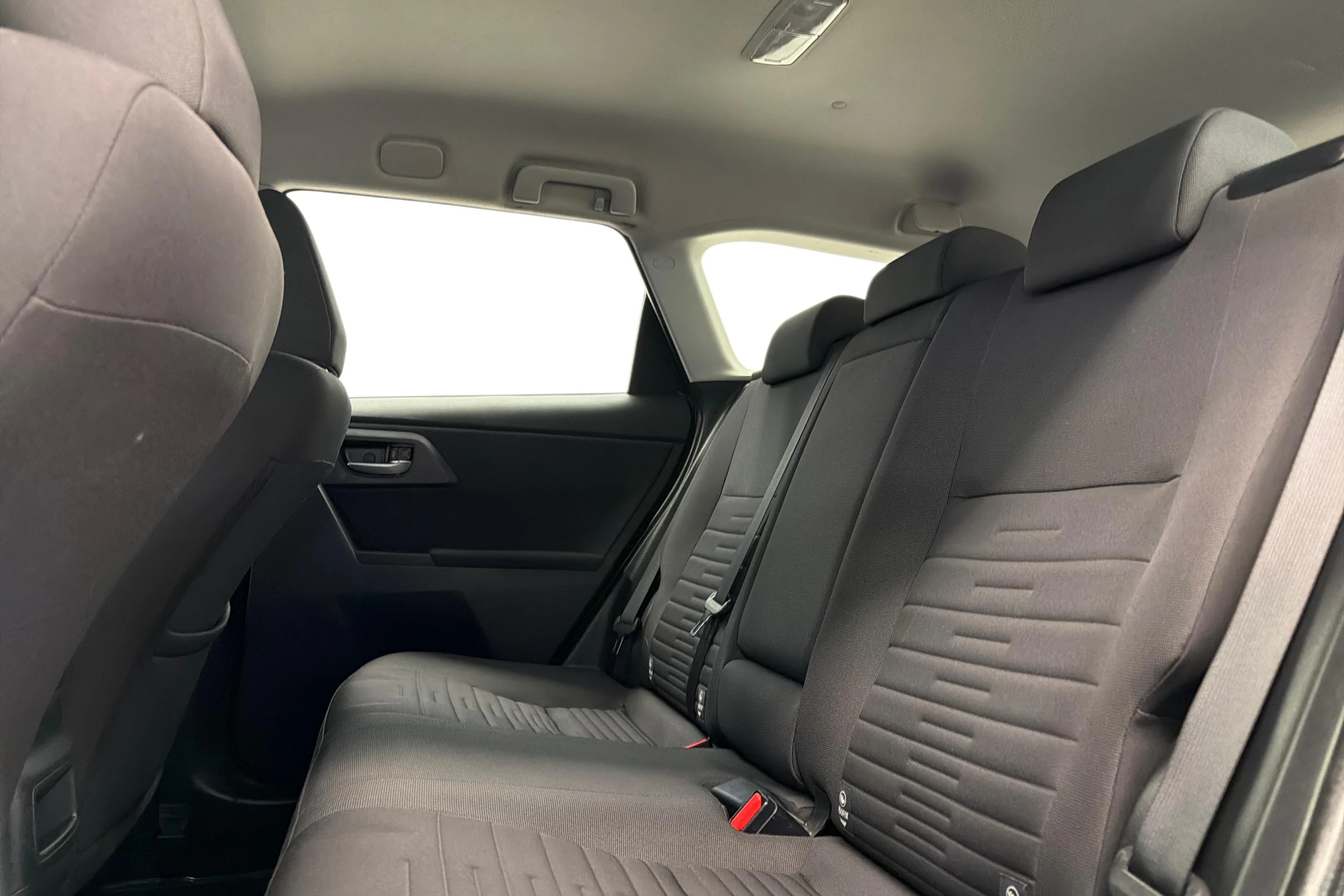sininen Toyota Auris 2017 kuva 8.