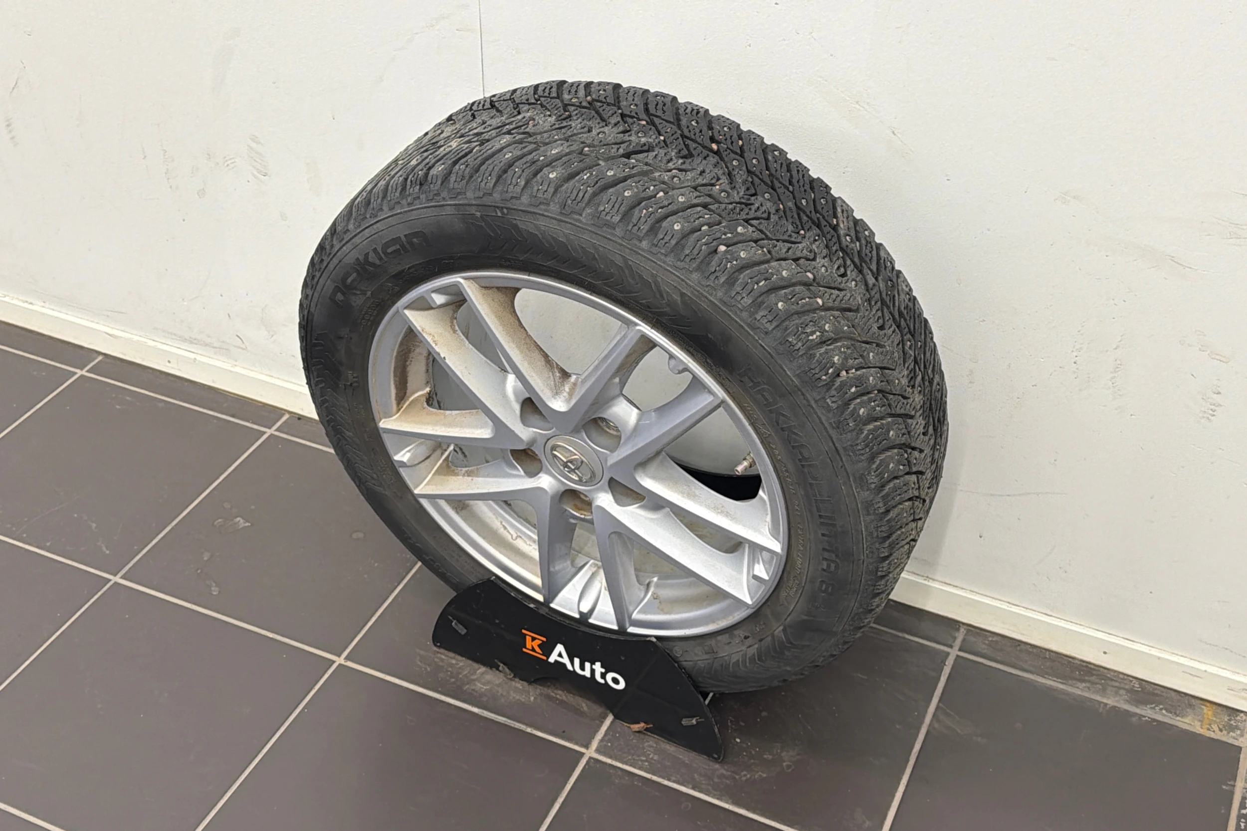 sininen Toyota Auris 2017 kuva 10.
