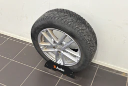 sininen Toyota Auris 2017 kuva 10.