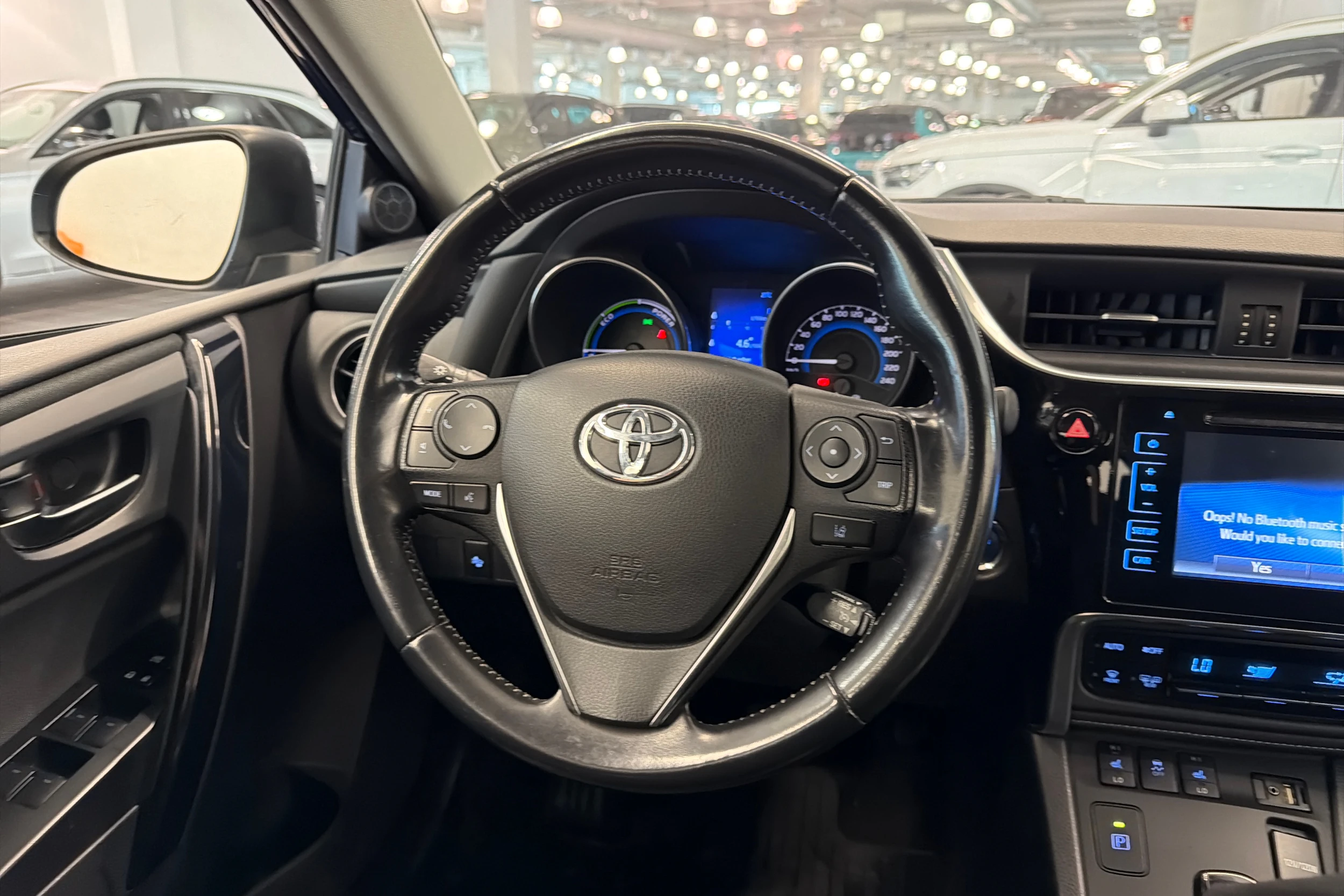 sininen Toyota Auris 2017 kuva 13.