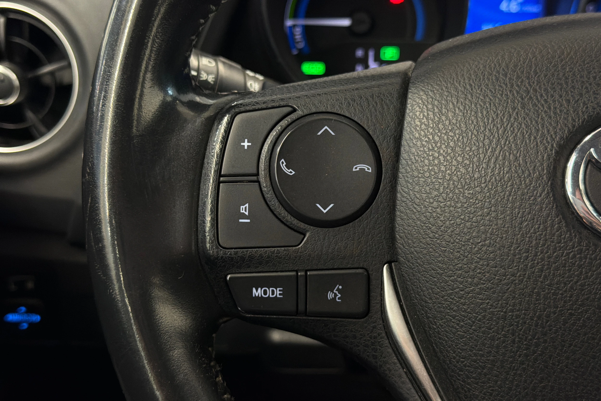 sininen Toyota Auris 2017 kuva 14.