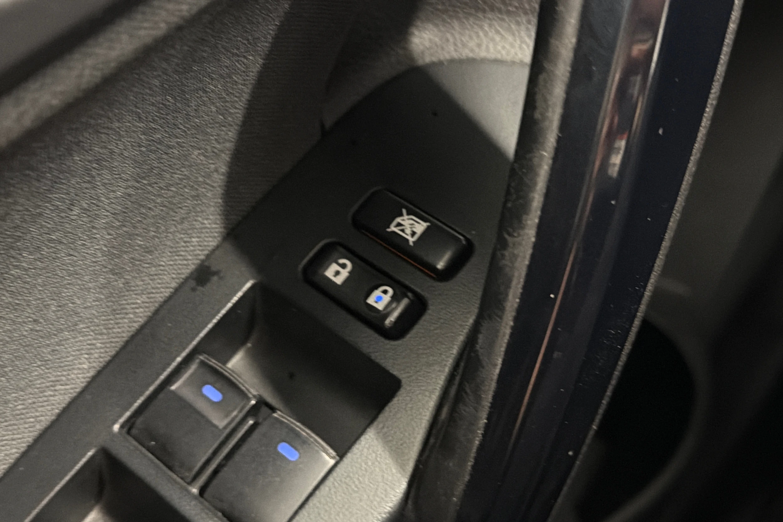 sininen Toyota Auris 2017 kuva 19.