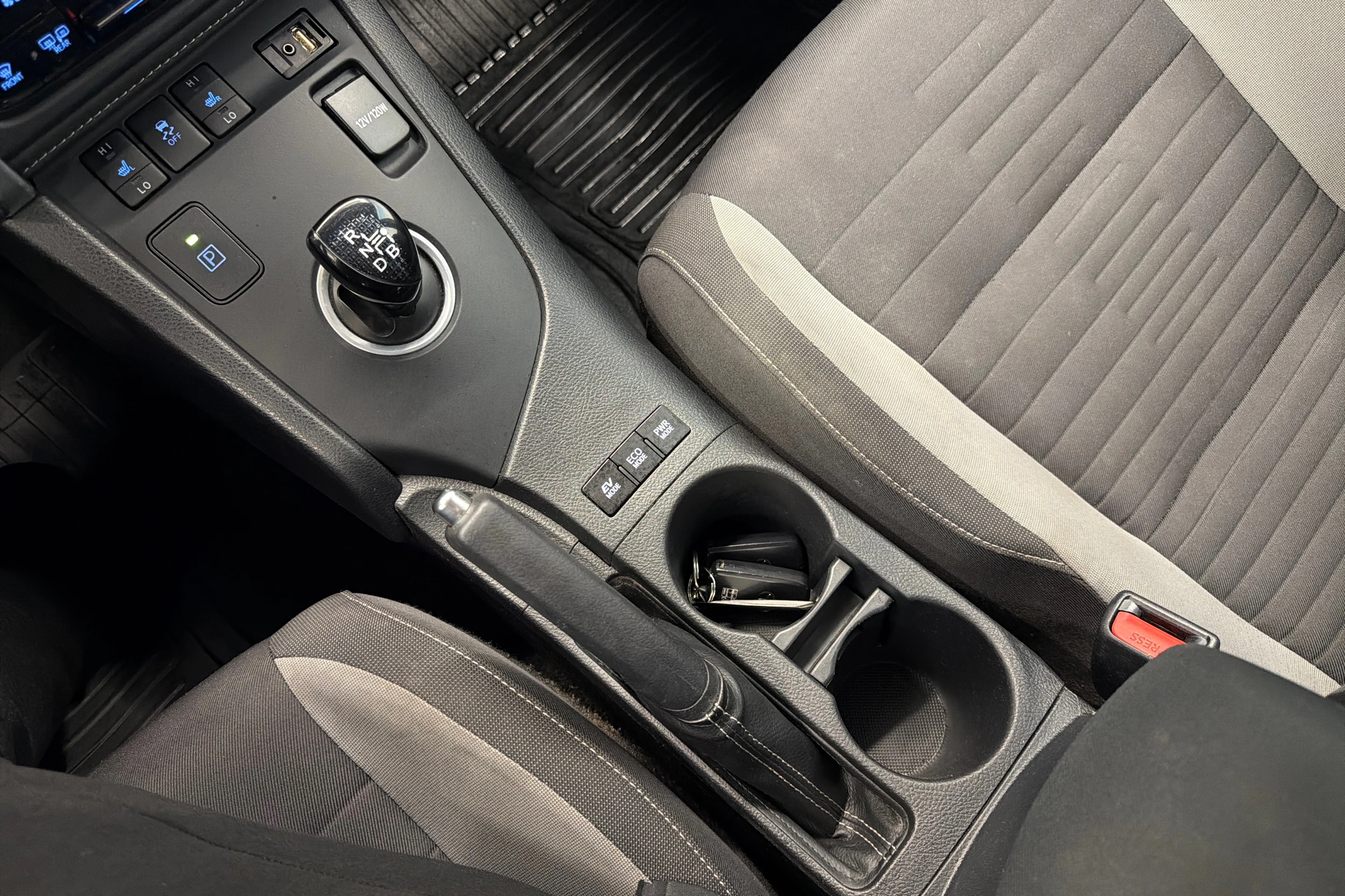 sininen Toyota Auris 2017 kuva 20.