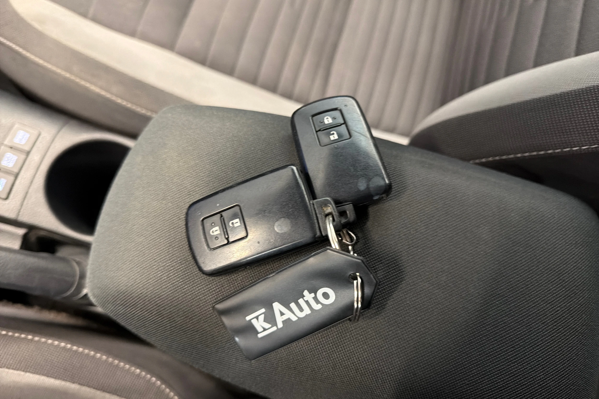 sininen Toyota Auris 2017 kuva 25.