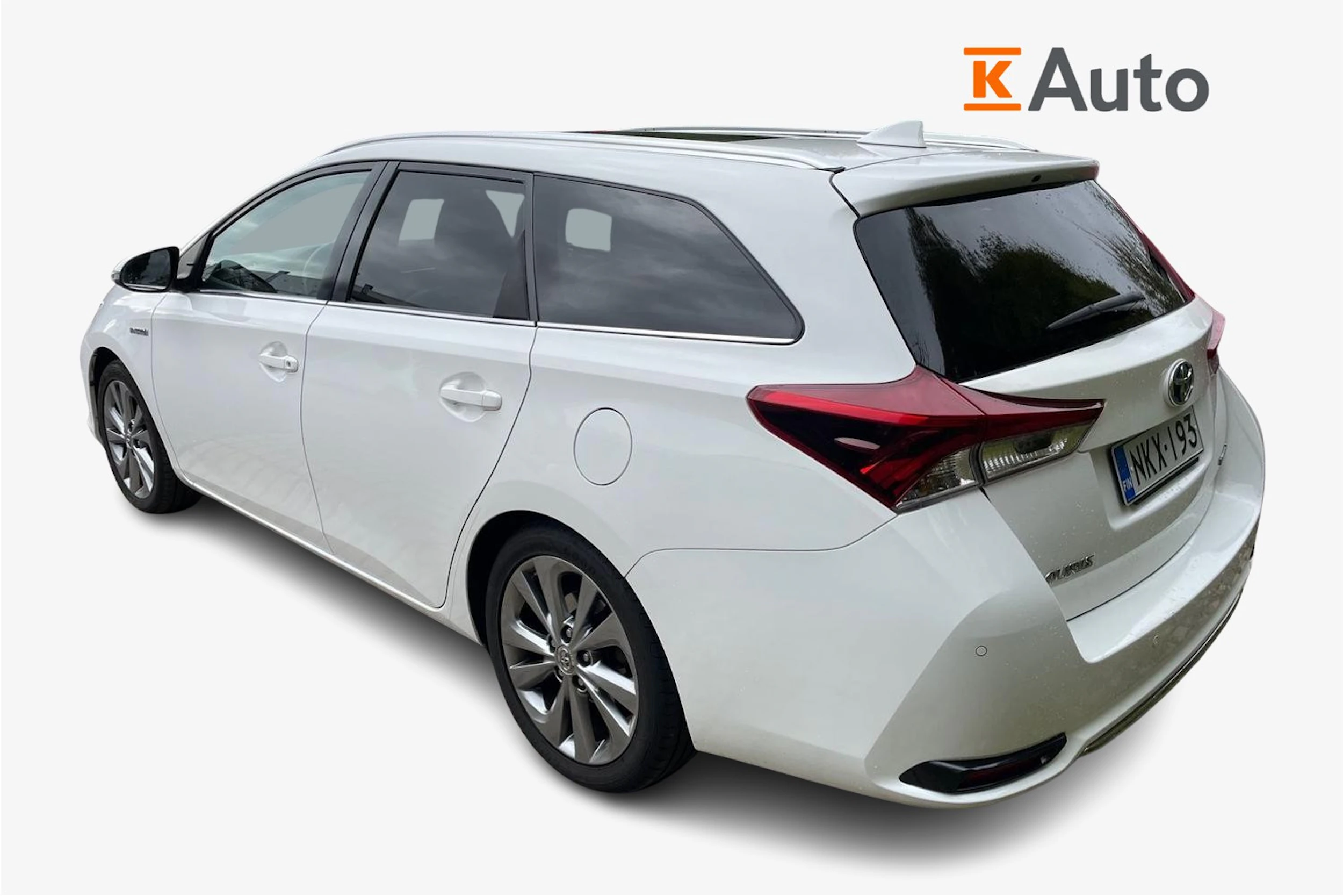 valkoinen Toyota Auris 2017 kuva 2.