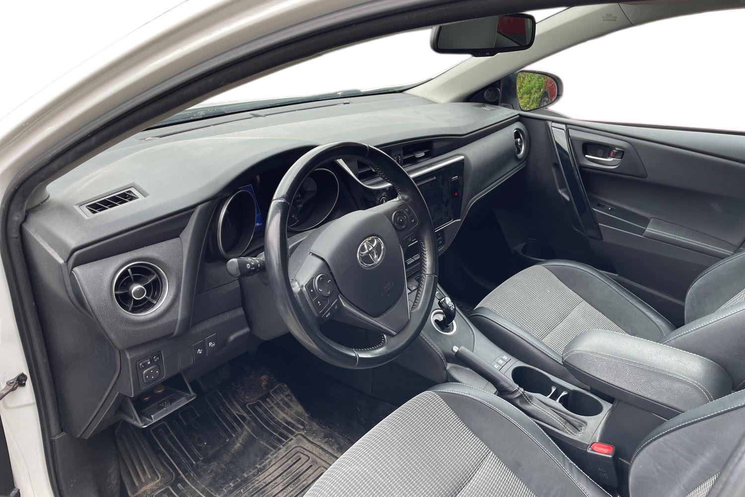 Toyota Auris 2017, kuva 3/3