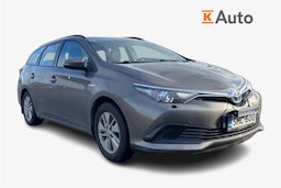 harmaa Toyota Auris 2017 kuva 1.