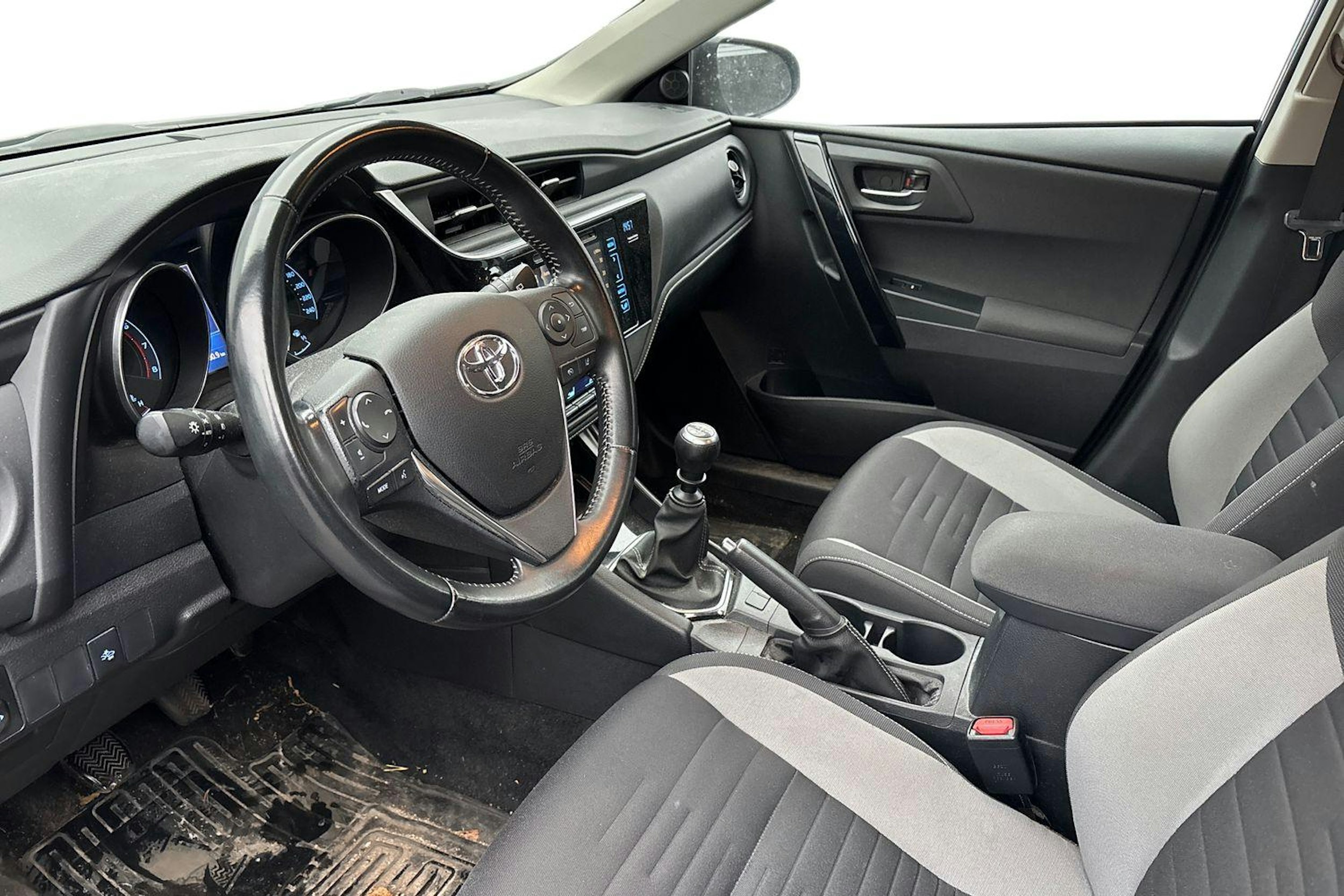 sininen Toyota Auris 2017 kuva 3.