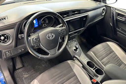 sininen Toyota Auris 2017 kuva 6.