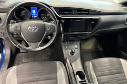 sininen Toyota Auris 2017 kuva 7.