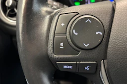 sininen Toyota Auris 2017 kuva 14.
