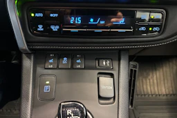 sininen Toyota Auris 2017 kuva 16.