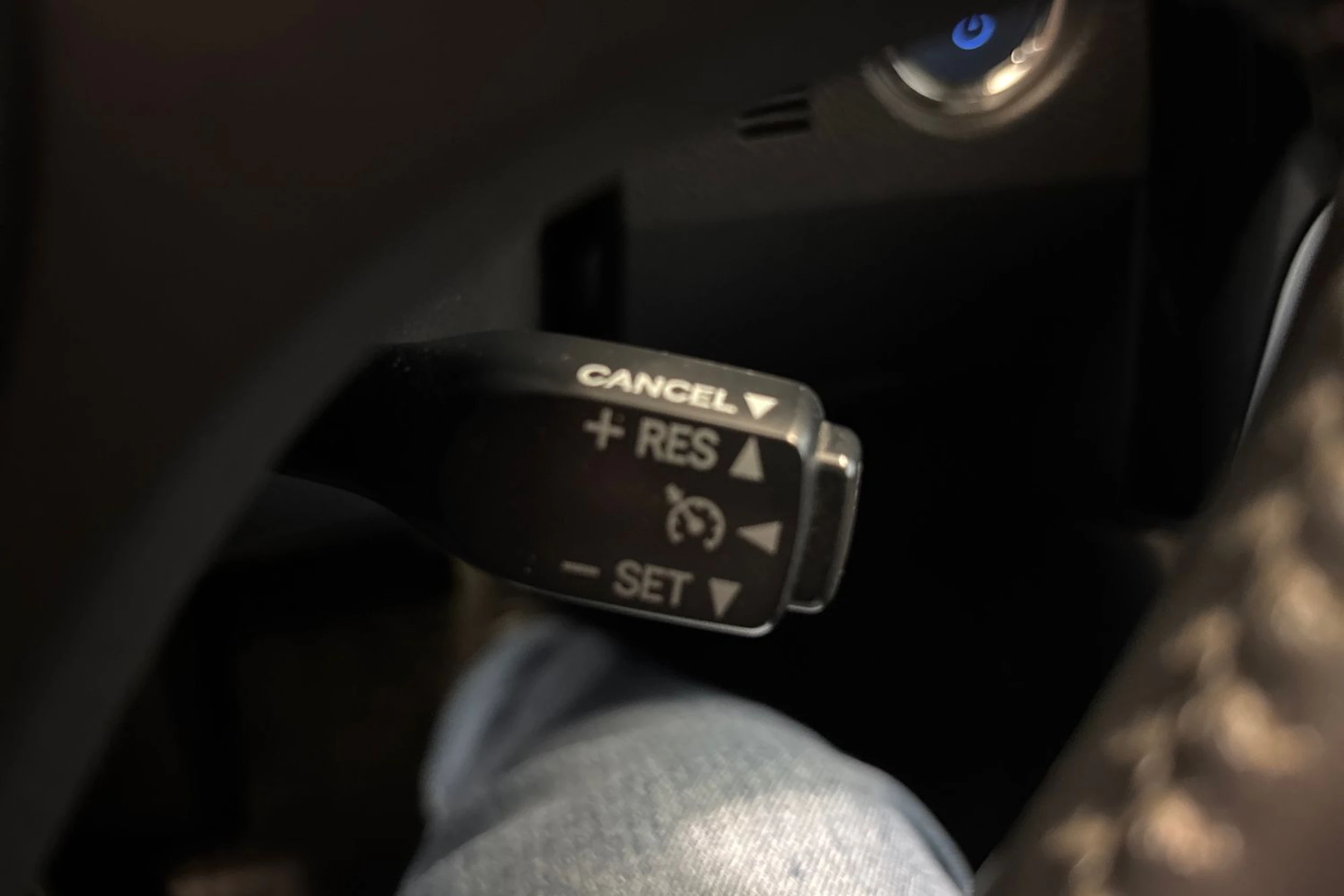 sininen Toyota Auris 2017 kuva 21.