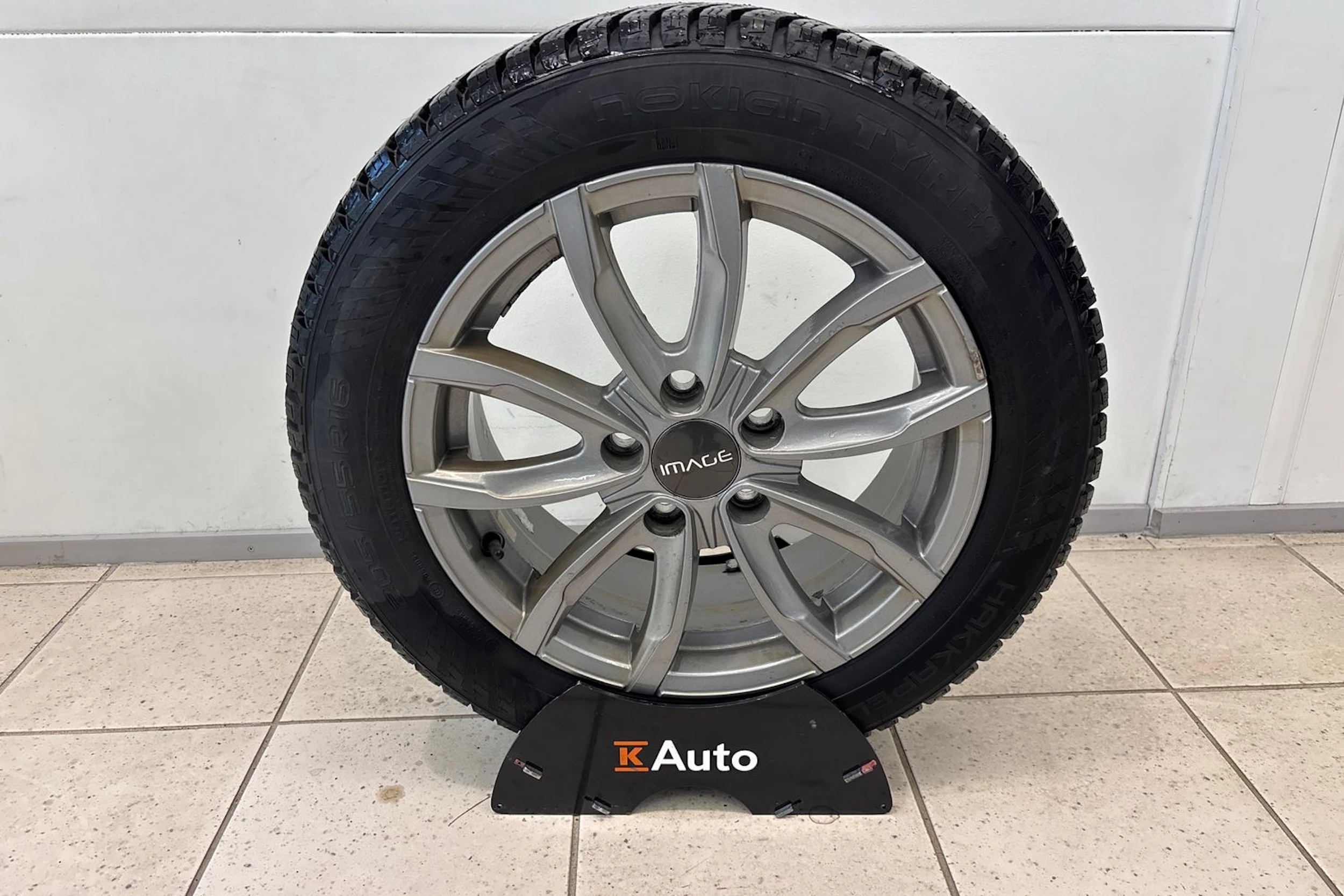 sininen Toyota Auris 2017 kuva 24.
